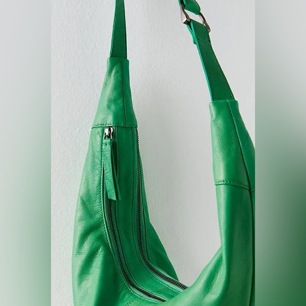 NWT FREE PEOPLE Idle Hands Sling Leather Bag | Putt Putt Green MSRP $98 - Picture 7 of 13
